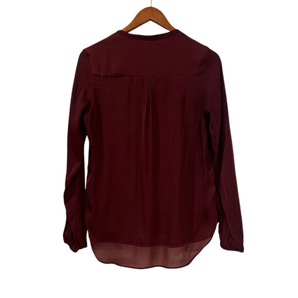 3 for $30! Simply Vera Wang maroon blouse - Picture 9 of 10